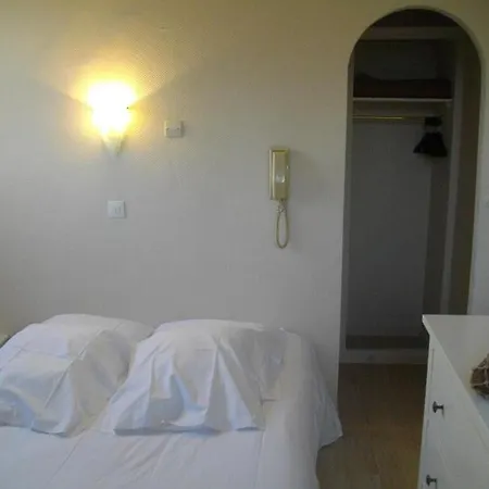 Pacific Hotel 2*